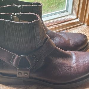 Frye boots, brown, nice worn leather, ankle, excellent used condition, size 9B